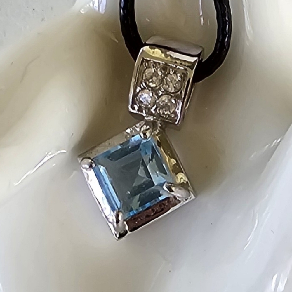 💎 Blue Gem Charm Necklace